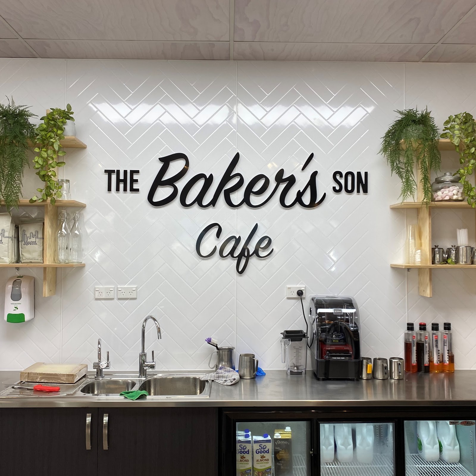 The Baker's Son Cafe: the place