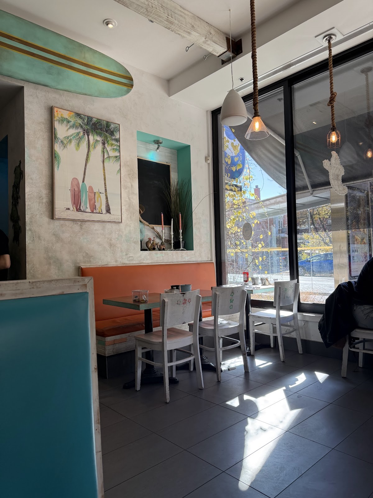Resto La Grand-Mère Poule & Shack Attakk Beaubien: the place