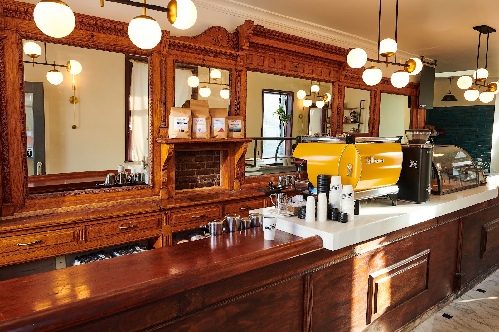 Rowhome Coffee - Pine Street: the place