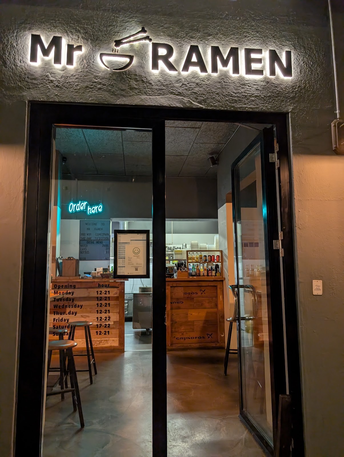 Mr. Ramen: the place