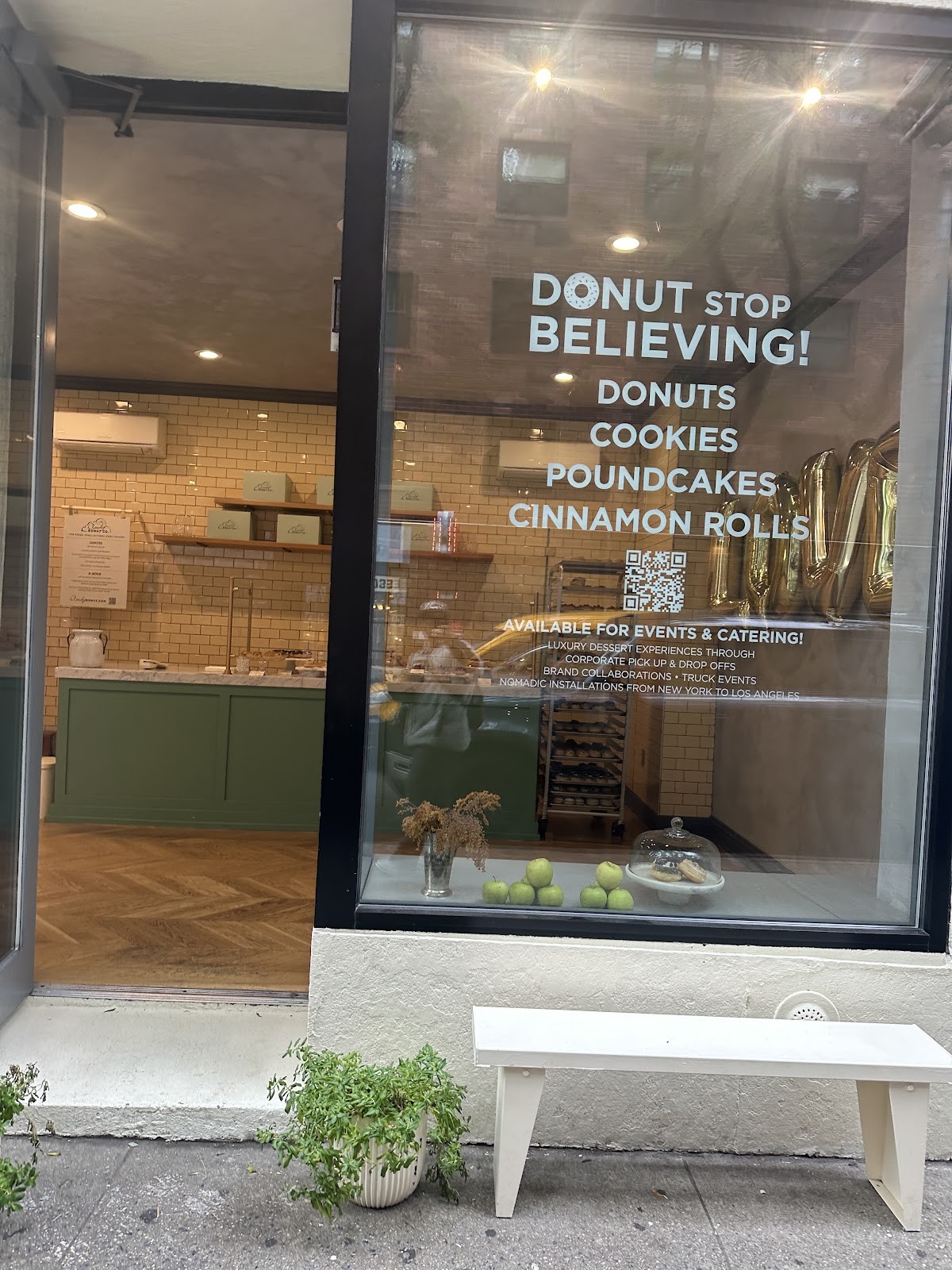Cloudy Donut Co: the place