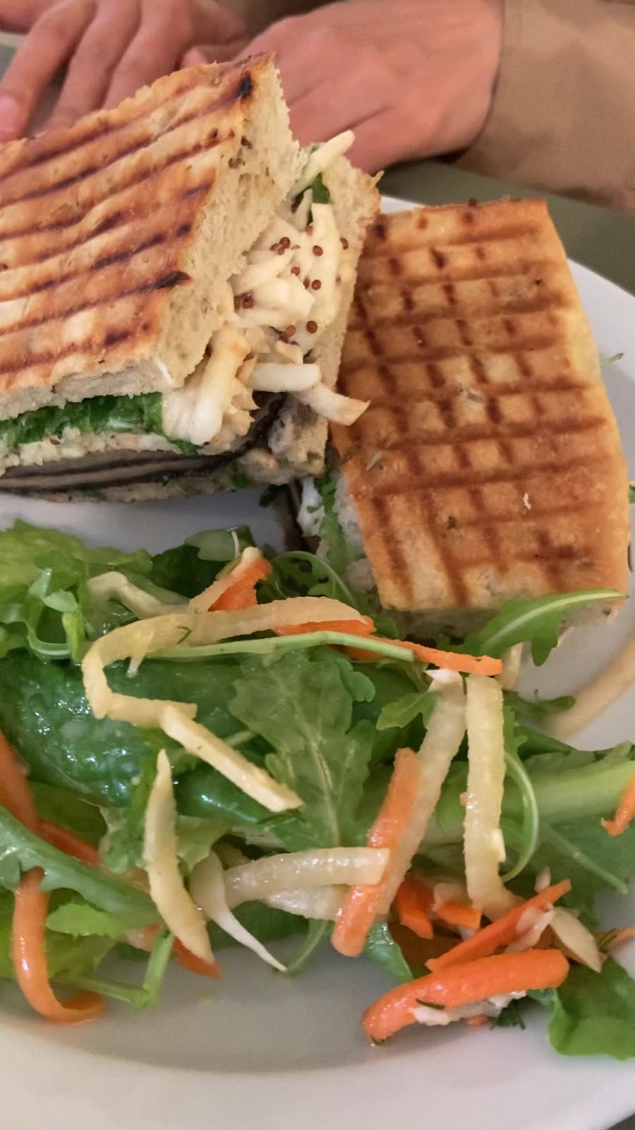 Mandala Café Bethnal Green: food & drinks