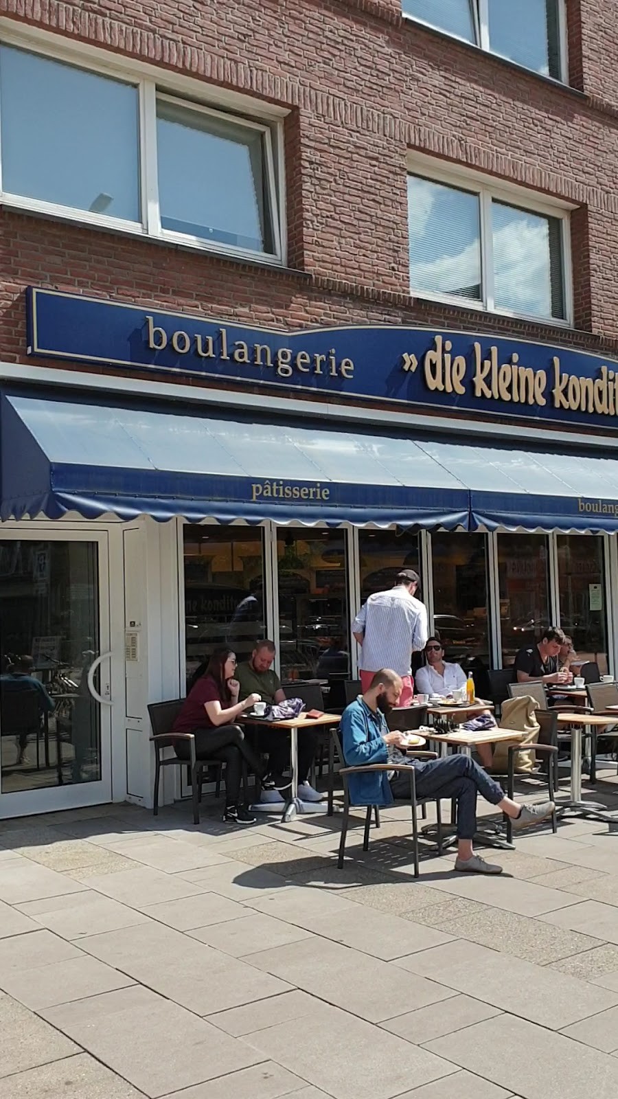 die kleine konditorei: the place