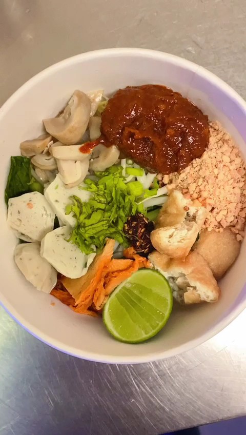 Nee's Kitchen: food & drinks