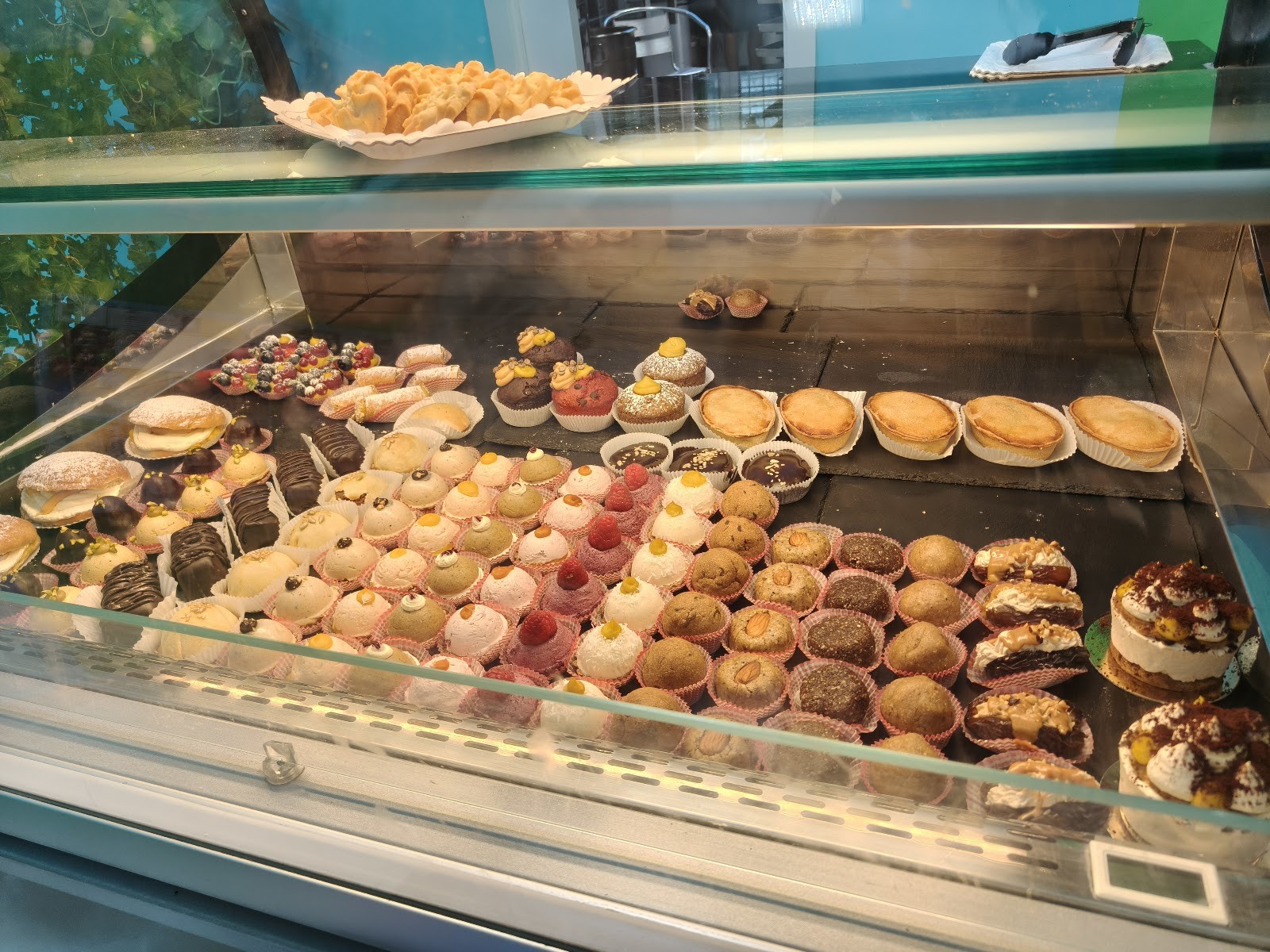 Leccornie Pasticceria Vegana: food & drinks