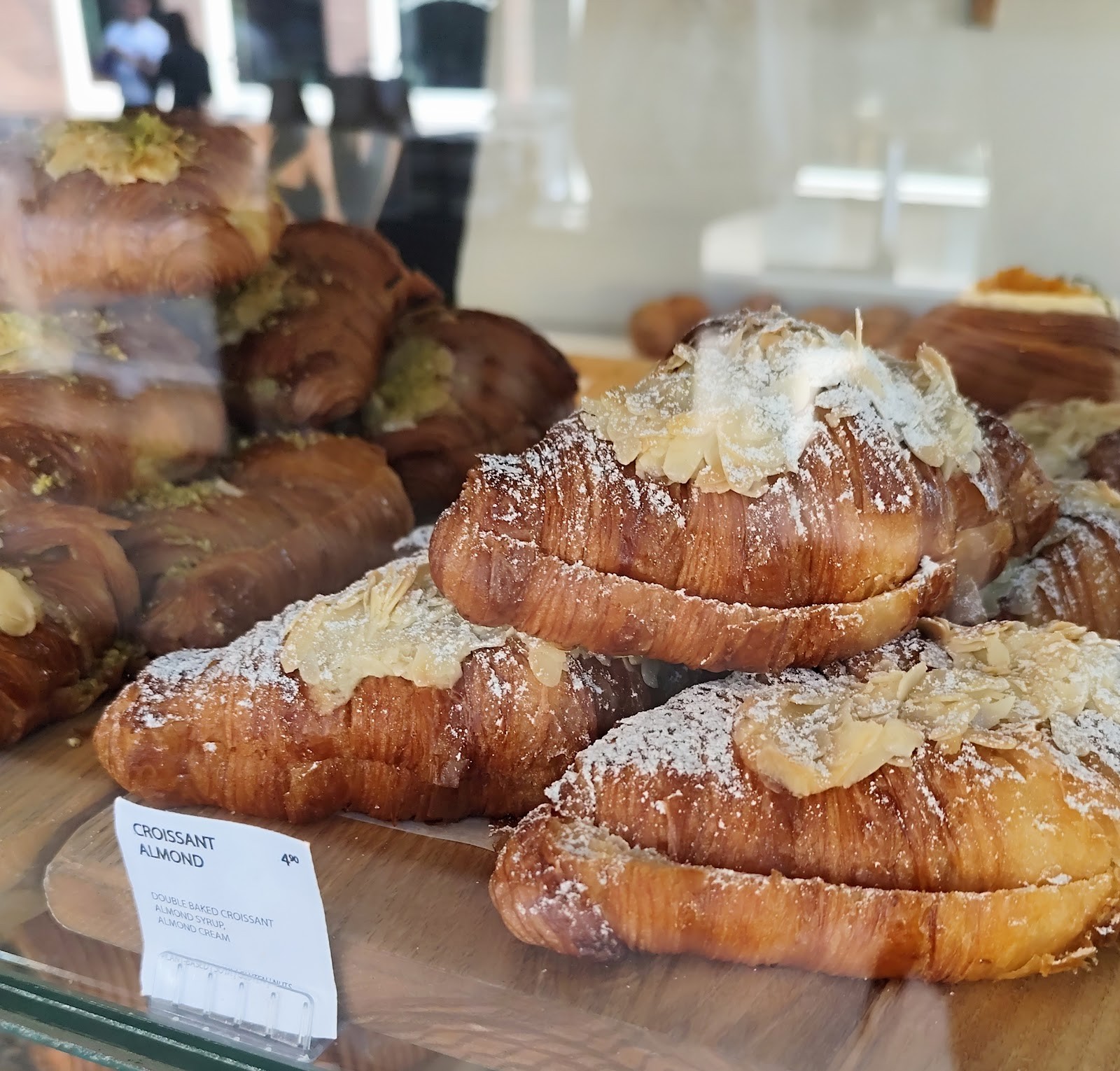 SAINT-JEAN Bakery: food & drinks
