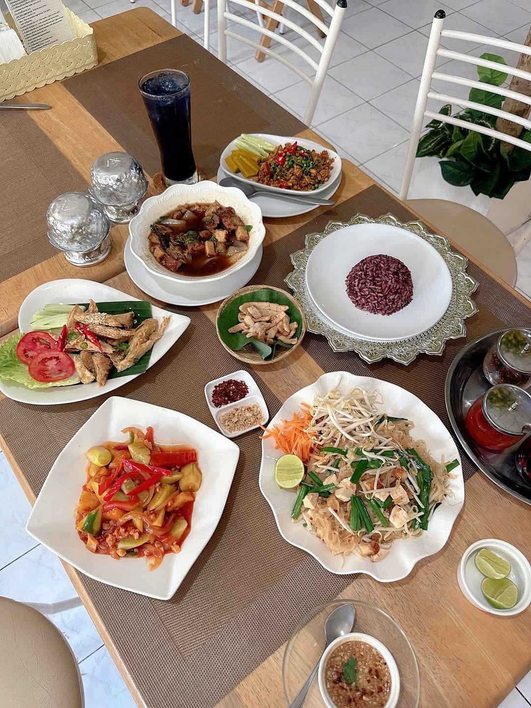 Pinanong Vegetarian: food & drinks