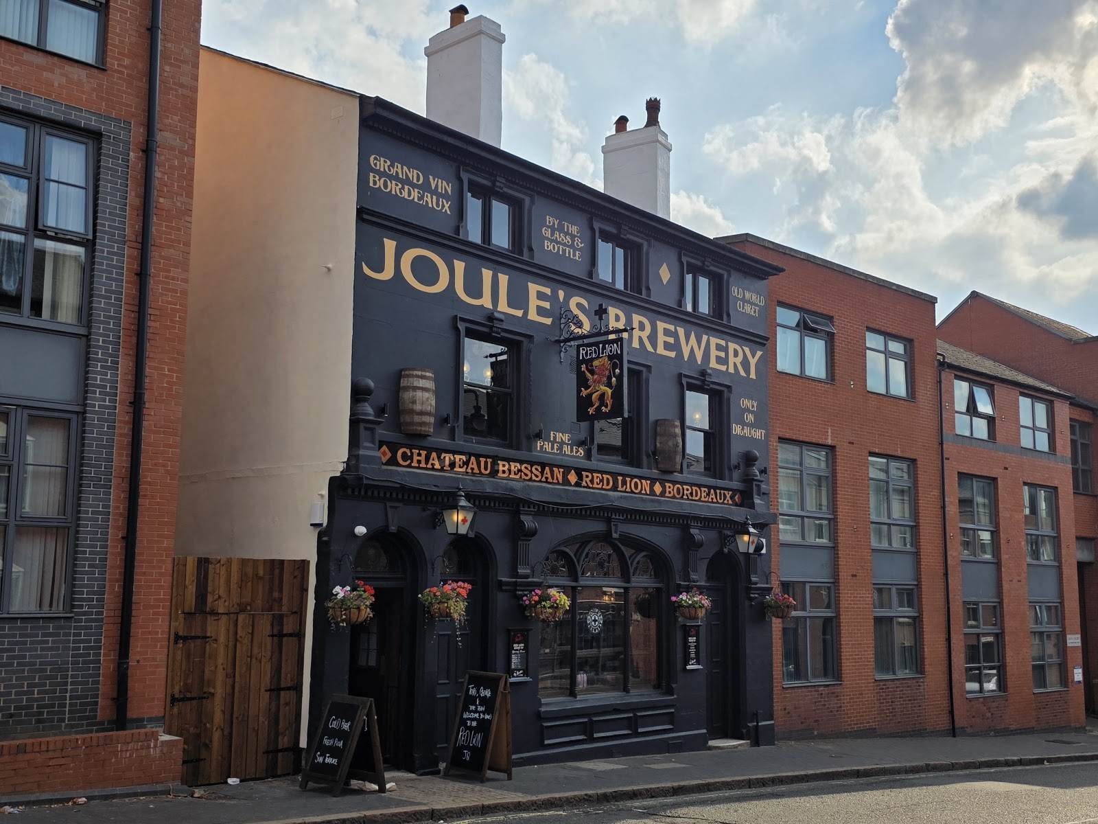 The Red Lion: the place
