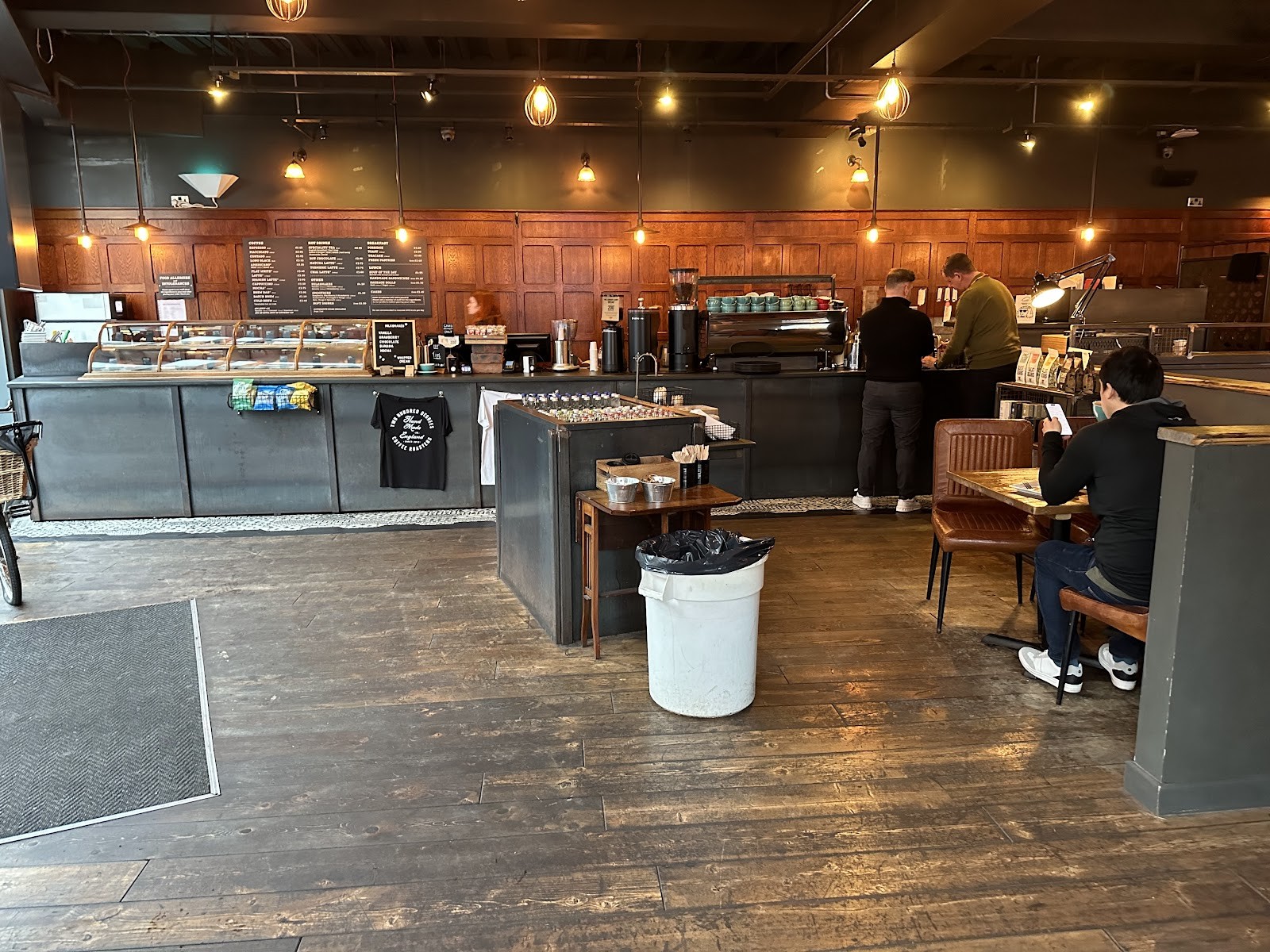 200 Degrees Coffee Shop: the place