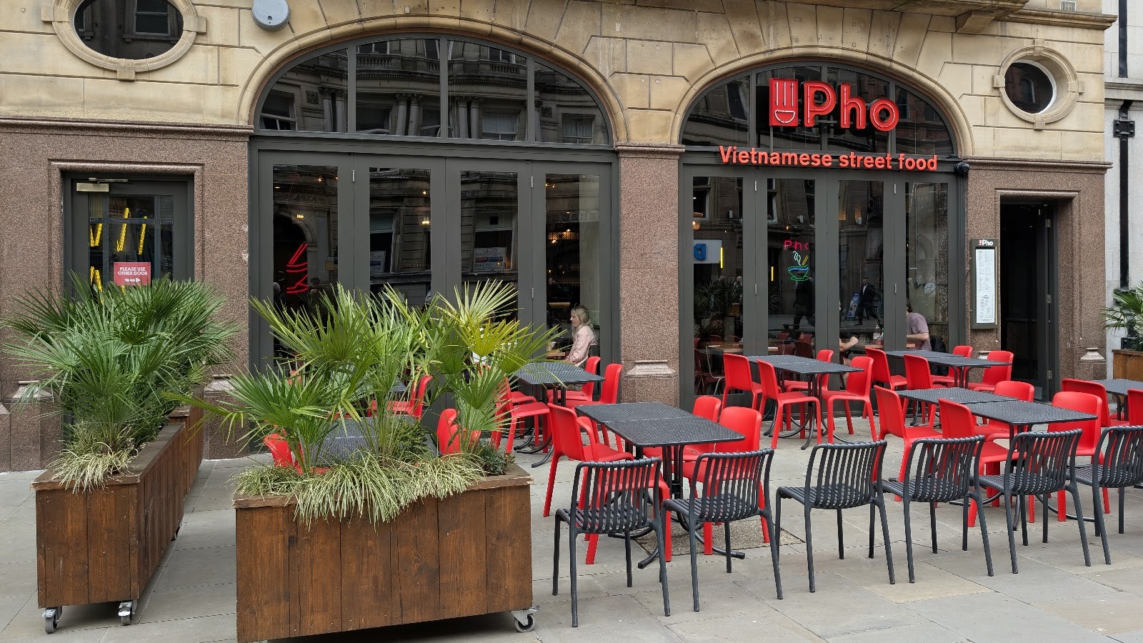 Pho Liverpool Castle Street: the place