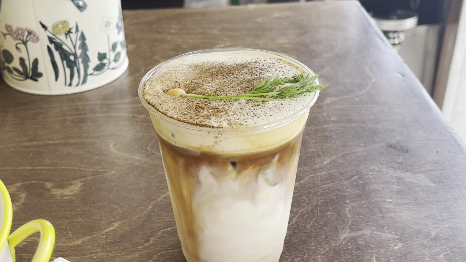 Dialogue Coffee & Flowers: food & drinks