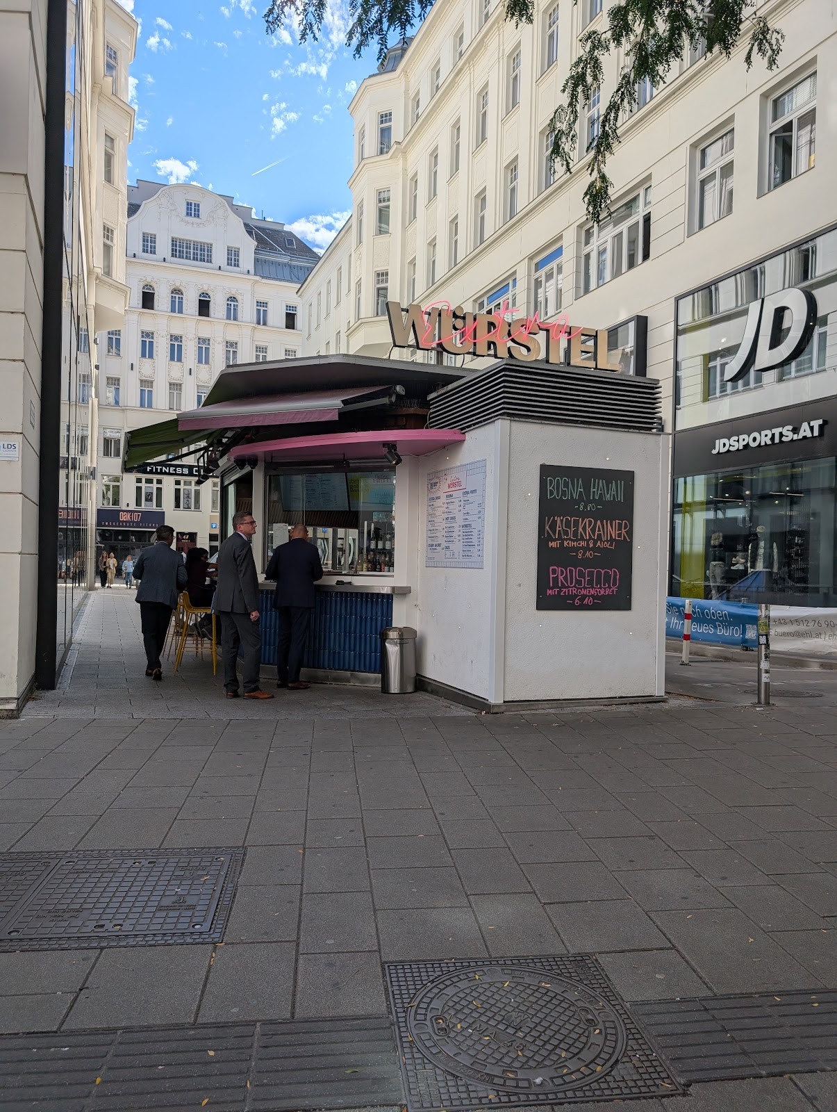 Extra Würstel: the place