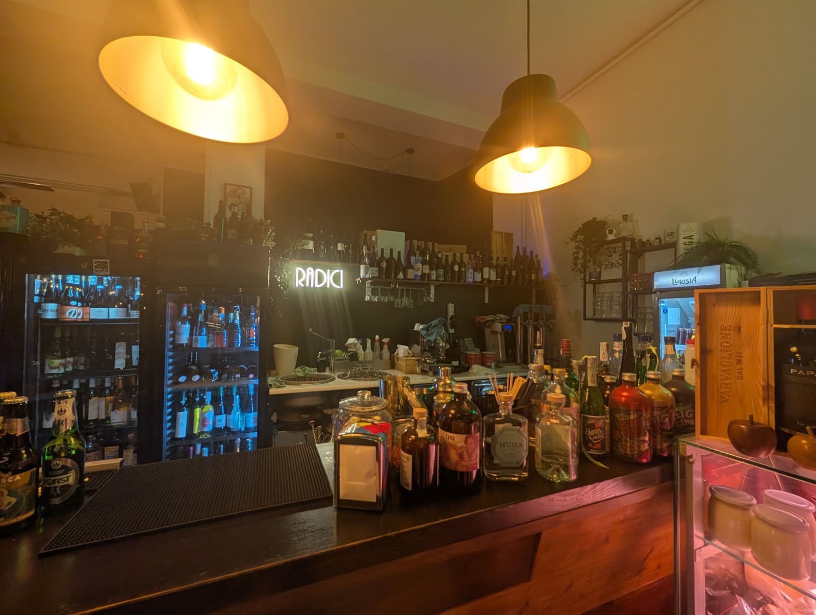 Radici - Bottega di Quartiere: the place