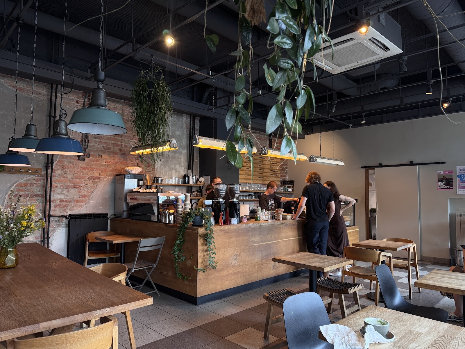 Na Bank Specialty Coffee: the place