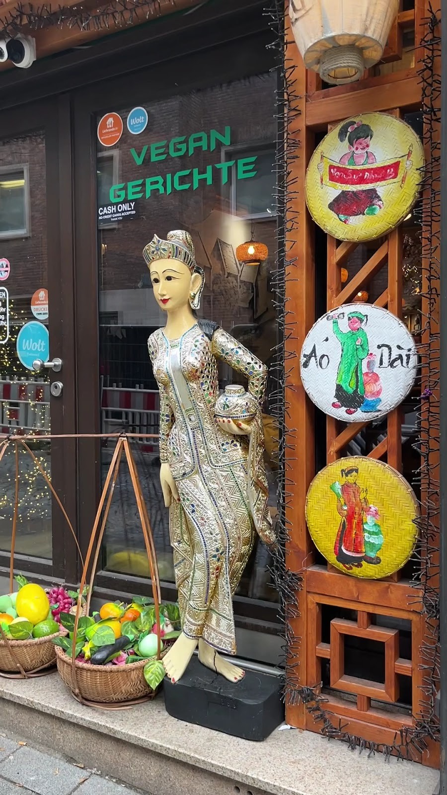 Viet - Thai Cuisine: the place