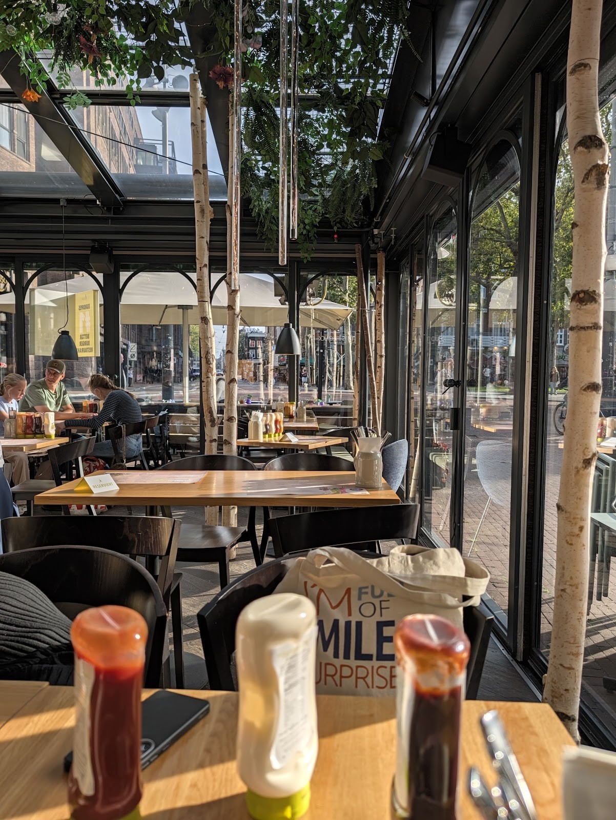 Hans im Glück - Amsterdam Rembrandtplein: the place