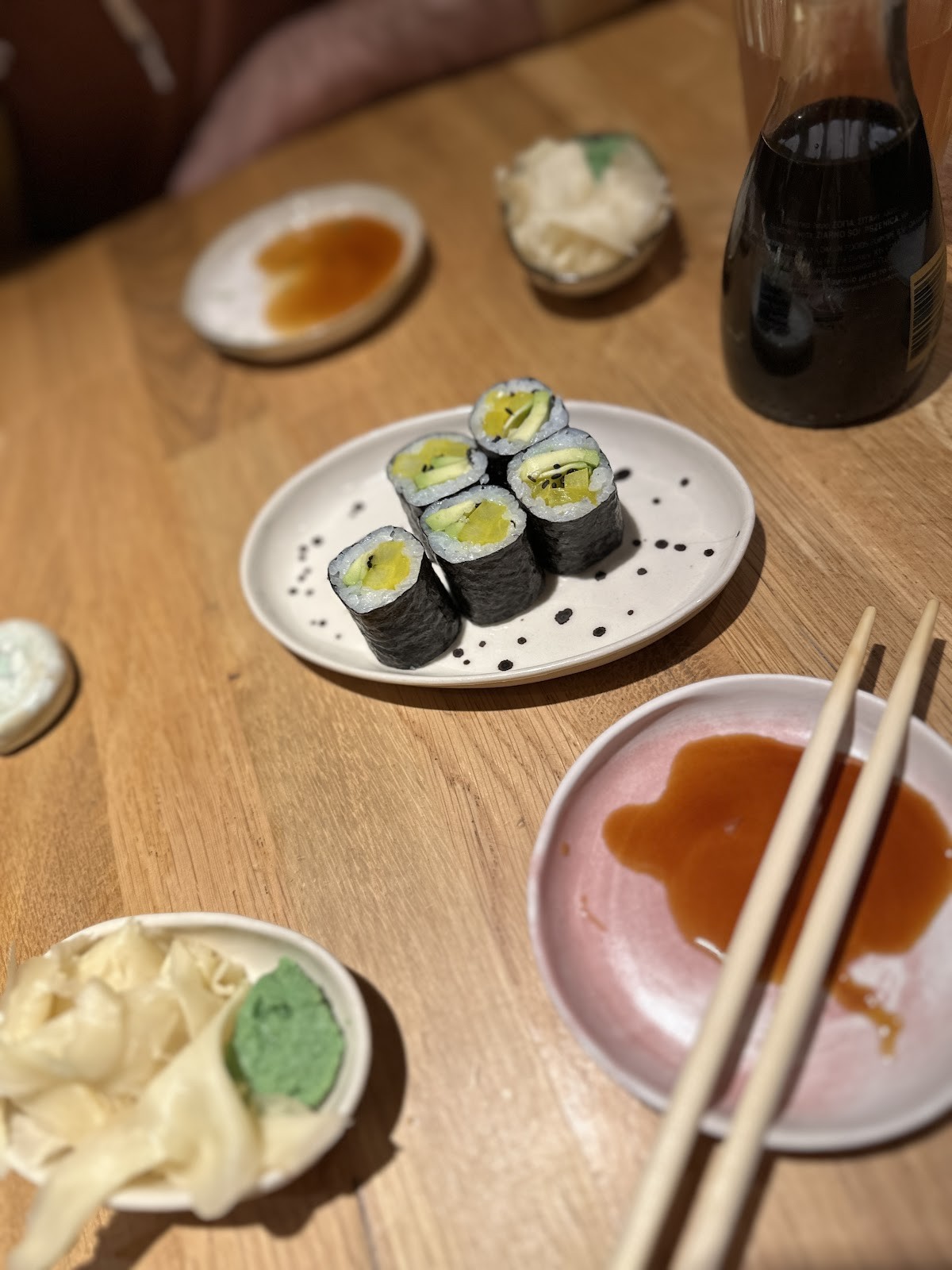 Youmiko Sushi: food & drinks