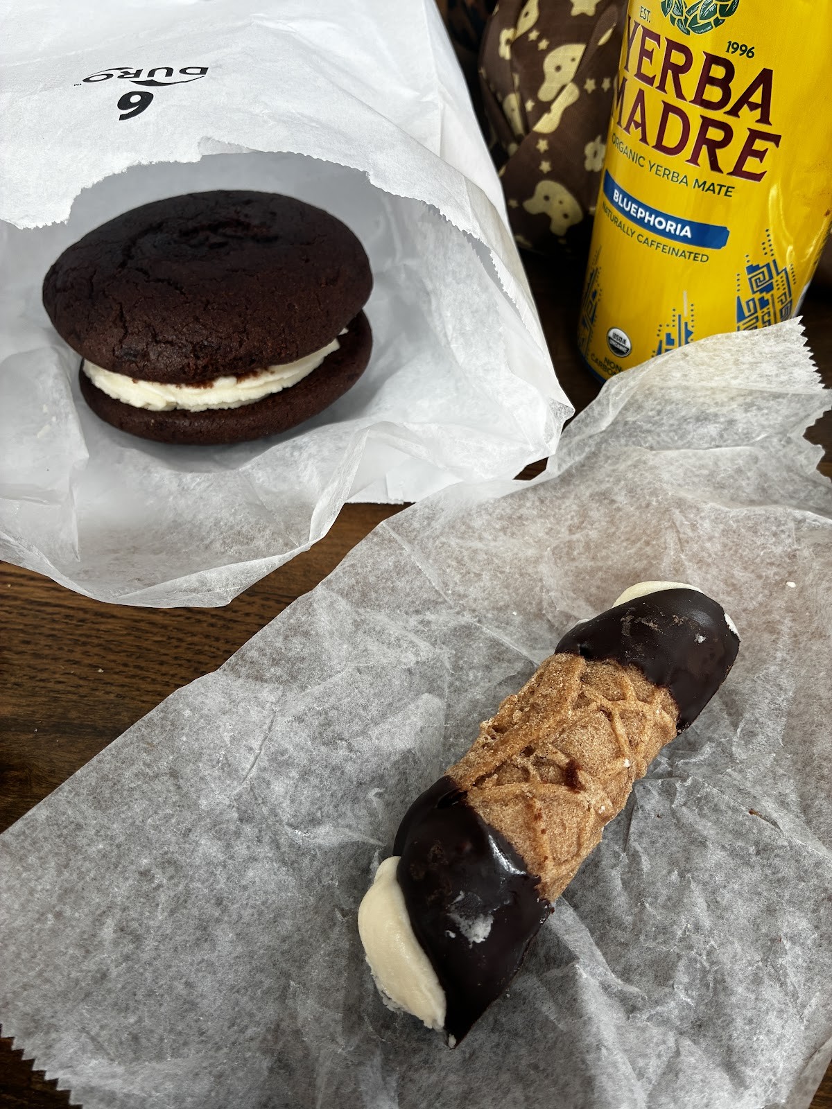 Jennifer Lee's Gourmet Bakery: food & drinks