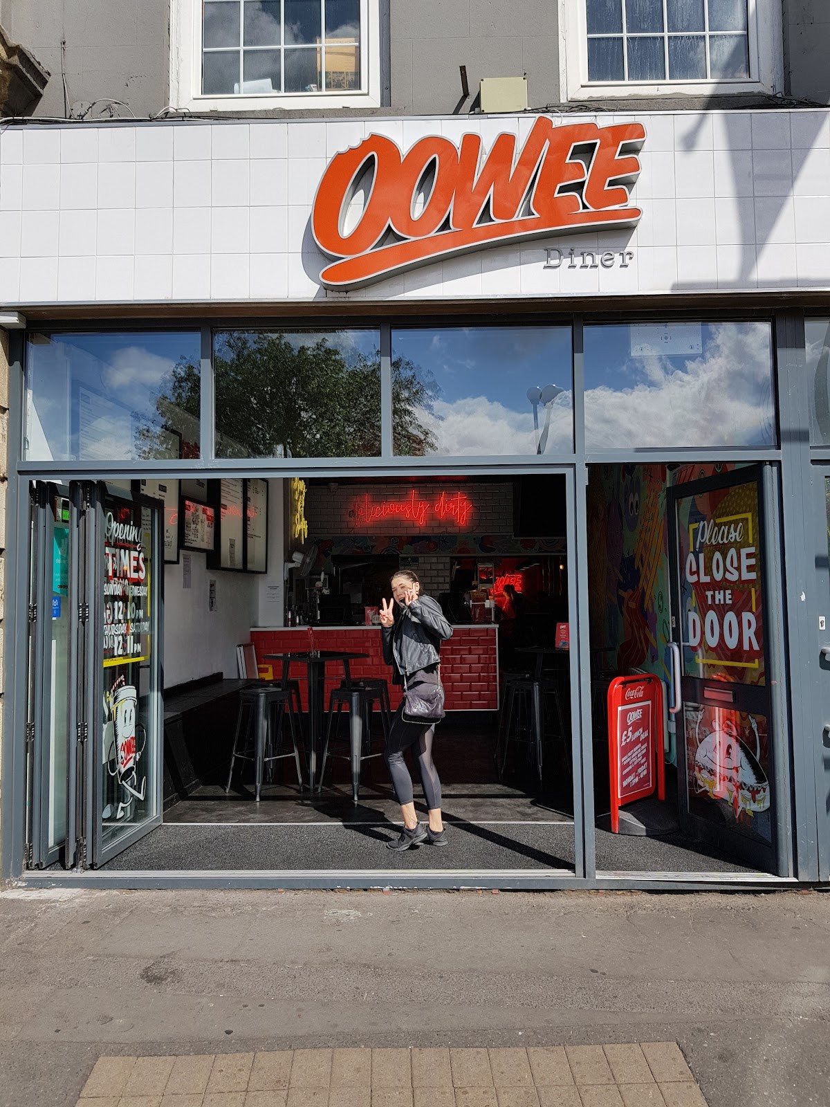 Oowee Diner - Burgers, Fried Chicken & Shakes.: the place