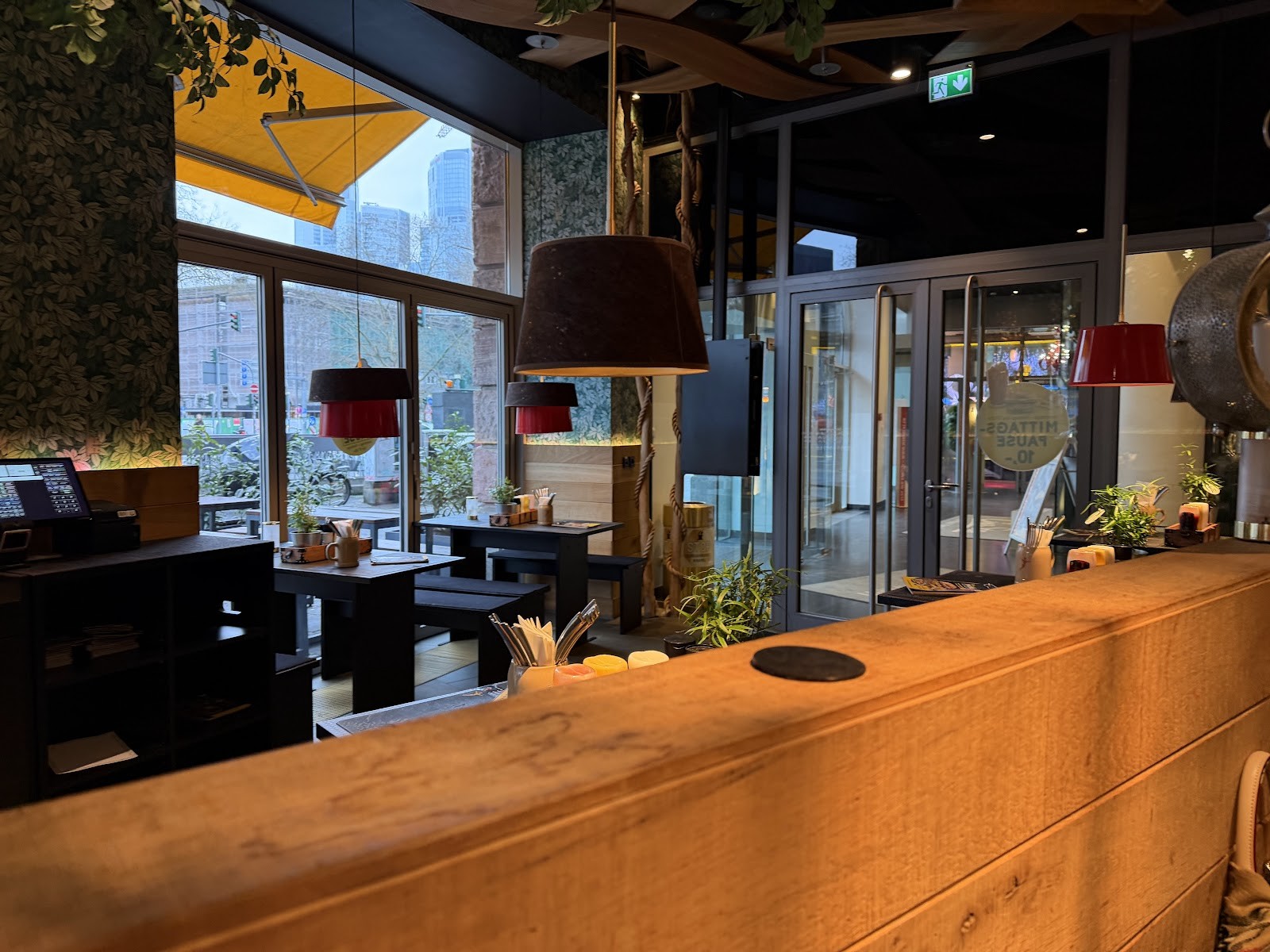PETER PANE Burgergrill & Bar: the place