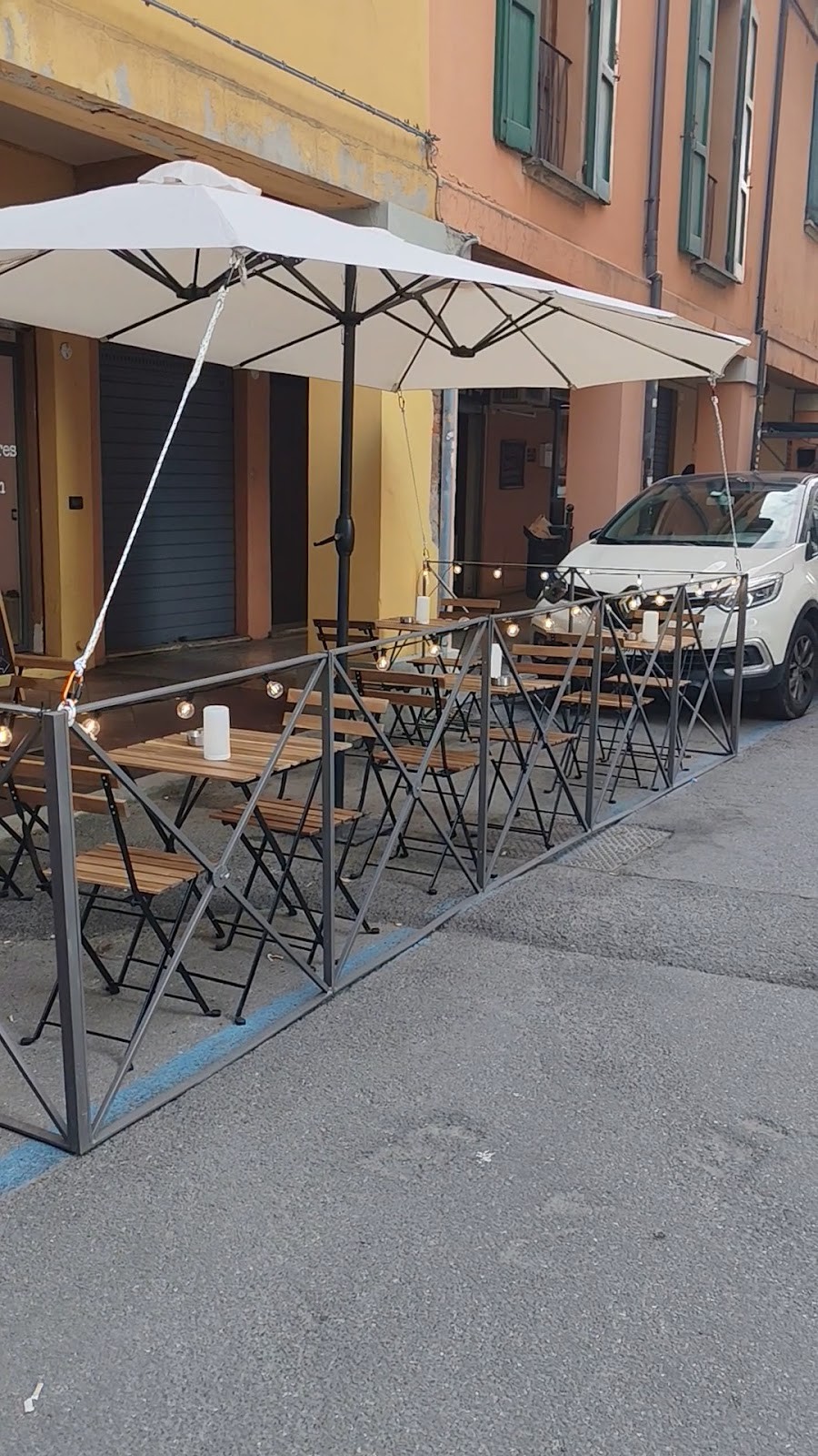 BAAK Libreria Bistrot: the place