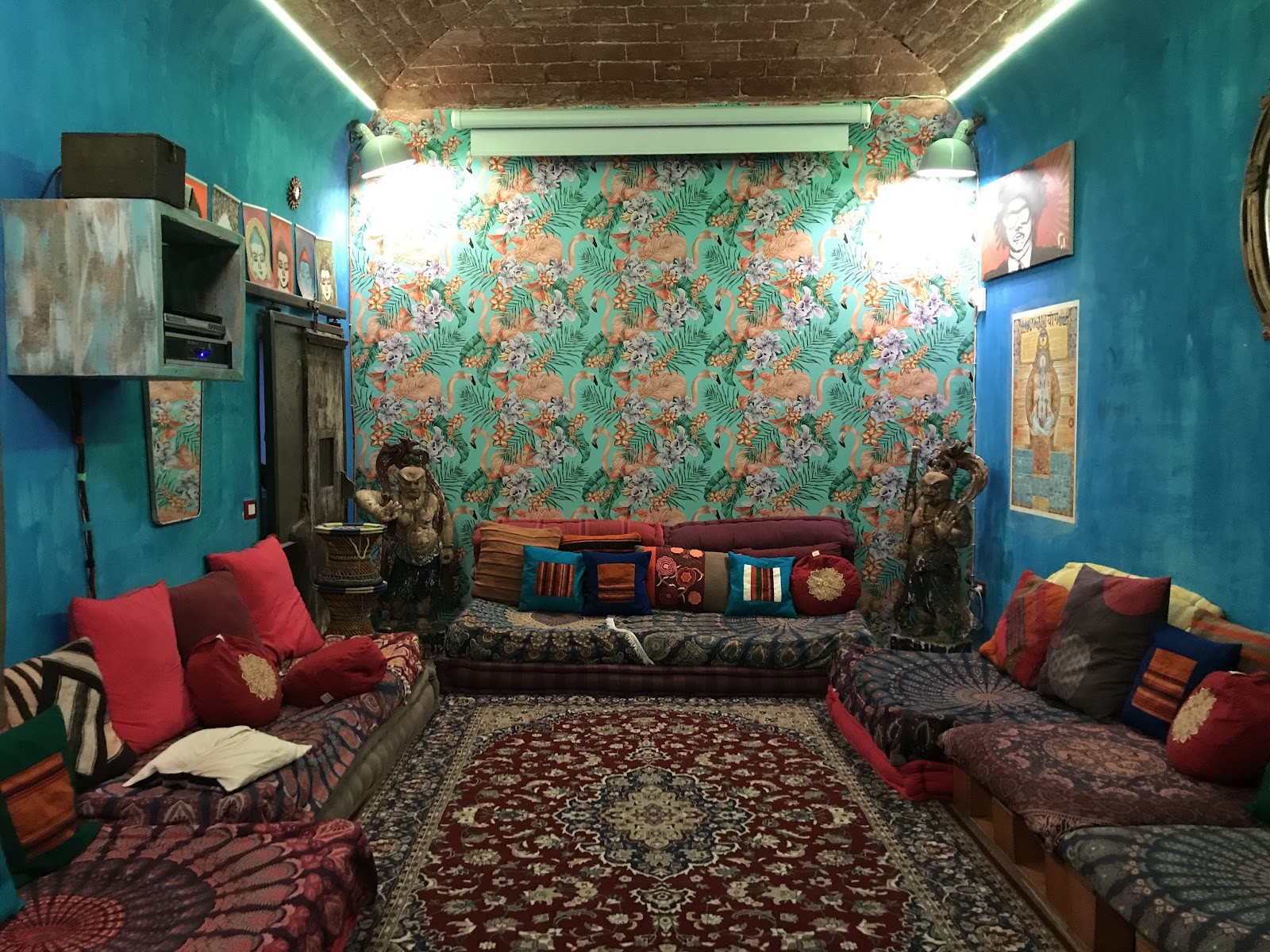 Hangar: the place