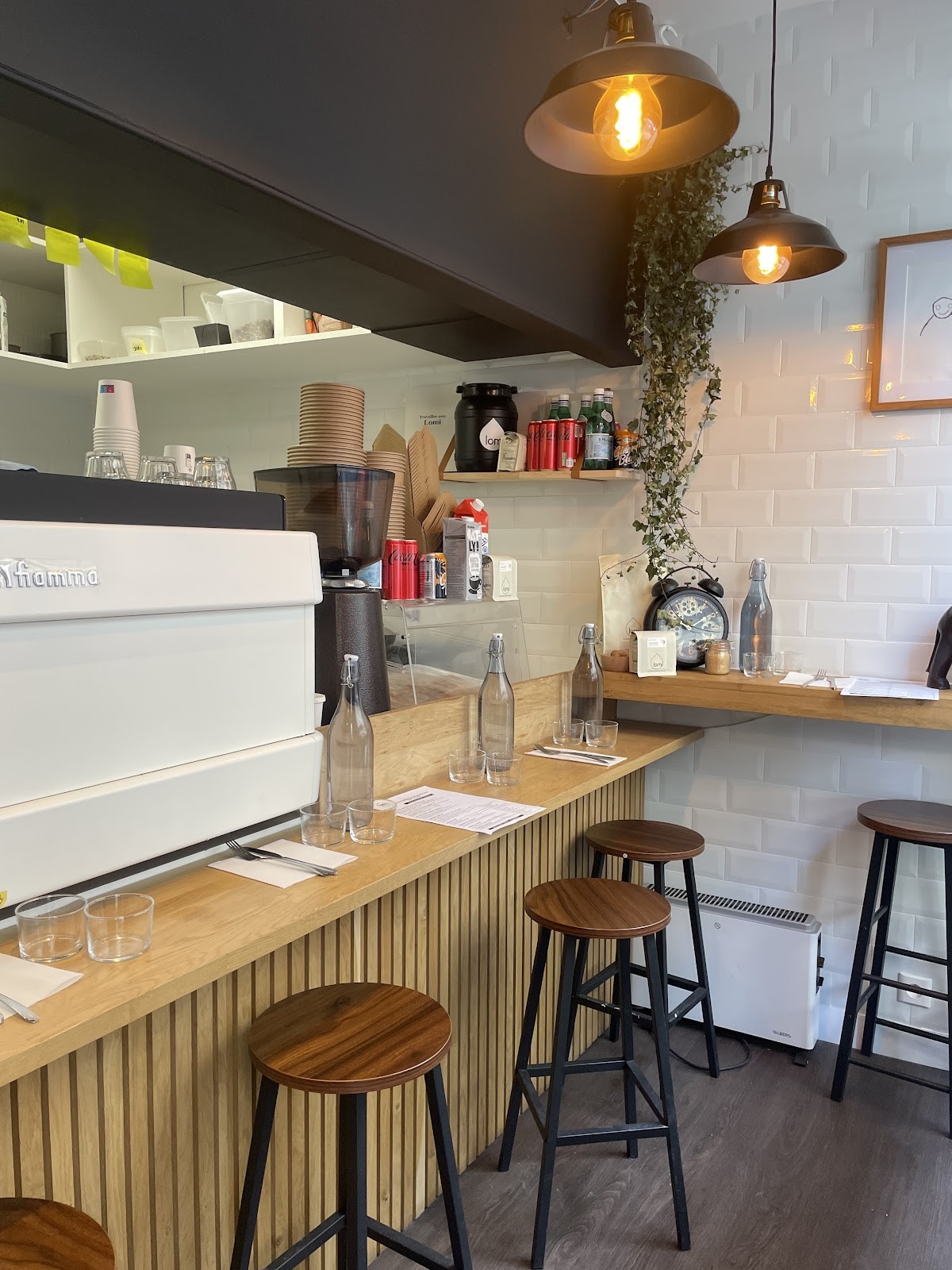 Hop and Shake: the place