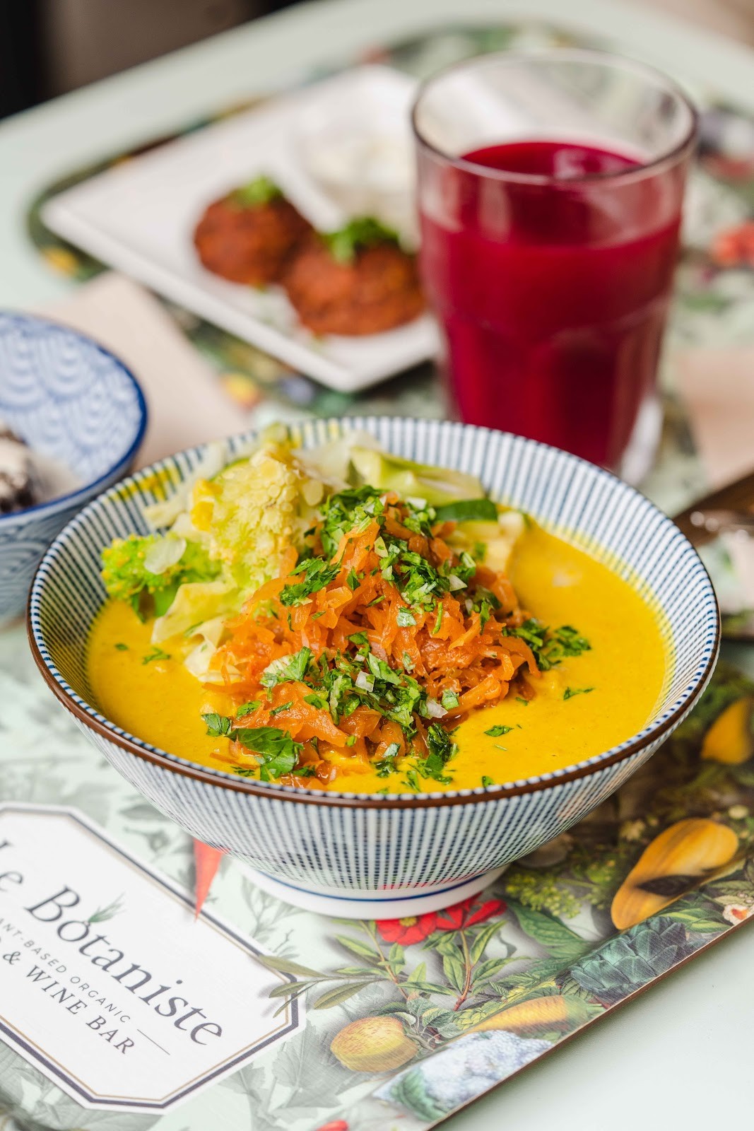 Le Botaniste: food & drinks