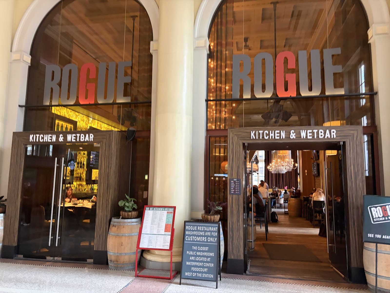 Rogue Kitchen & Wetbar: the place