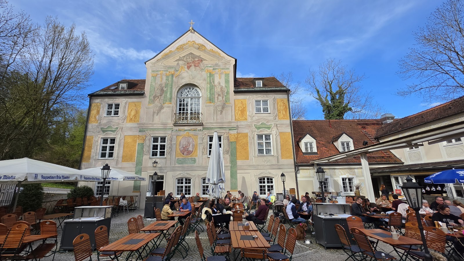 Asam Schlössl - Historisches Wirtshaus mit gehobener bayrisch-internationaler Küche in München, Grillspezialitäten: the place