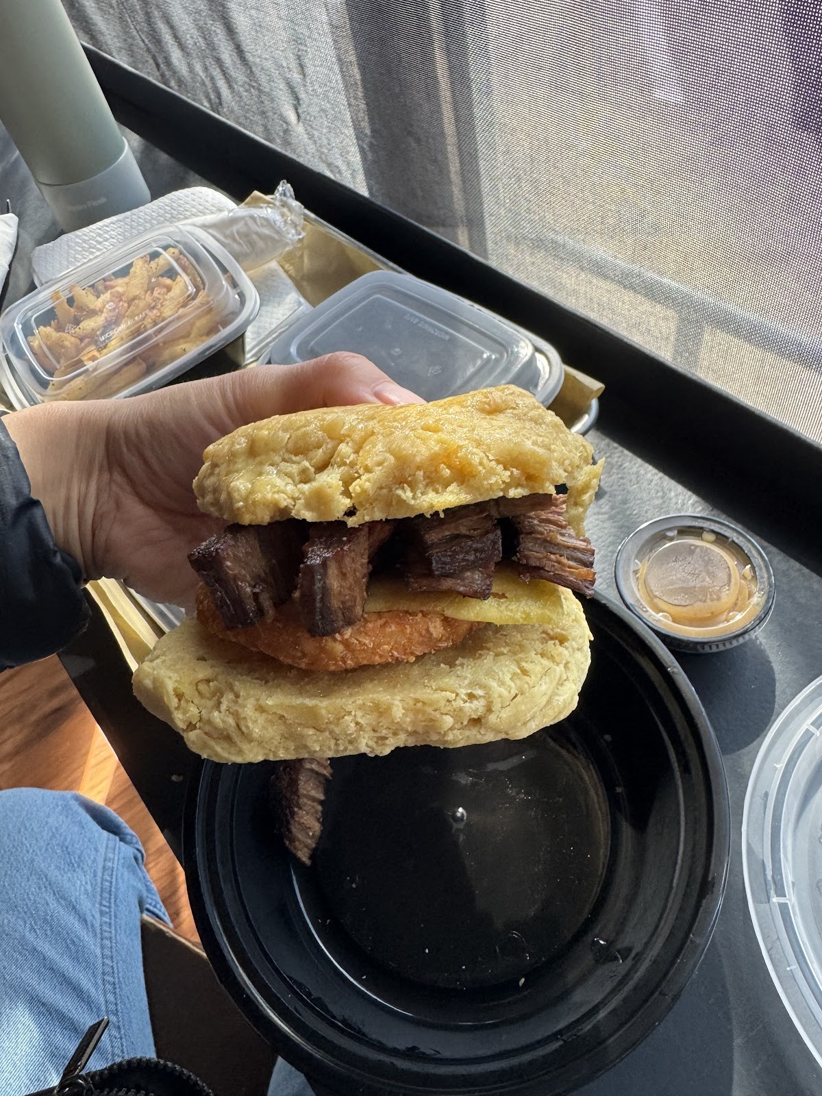 COMMUNITY Kitchen + Taproom: food & drinks