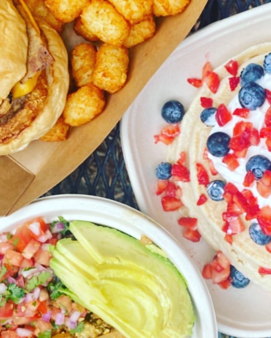Revolution Vegan Kitchen: food & drinks