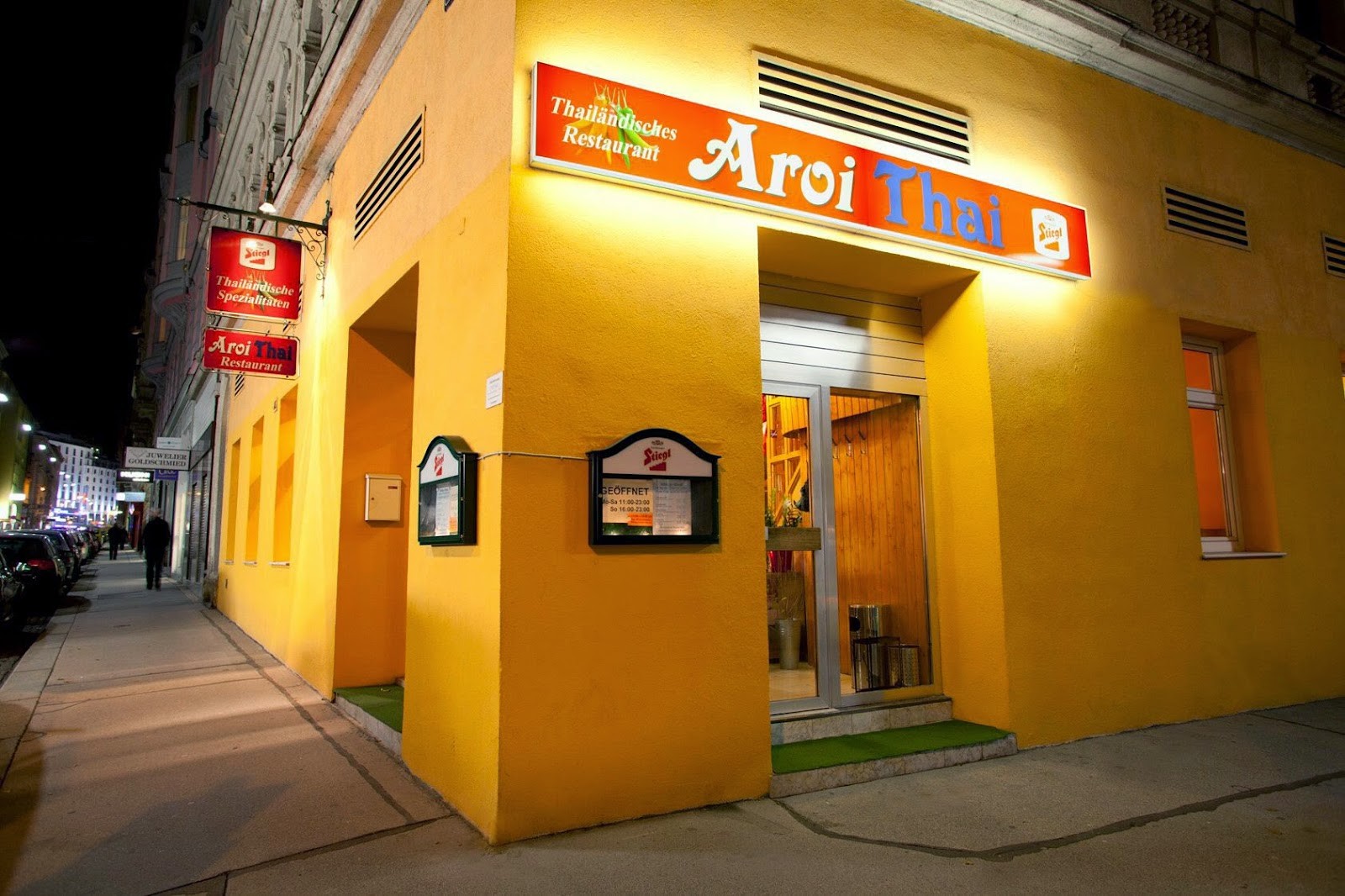 Aroi Thai Restaurant: the place