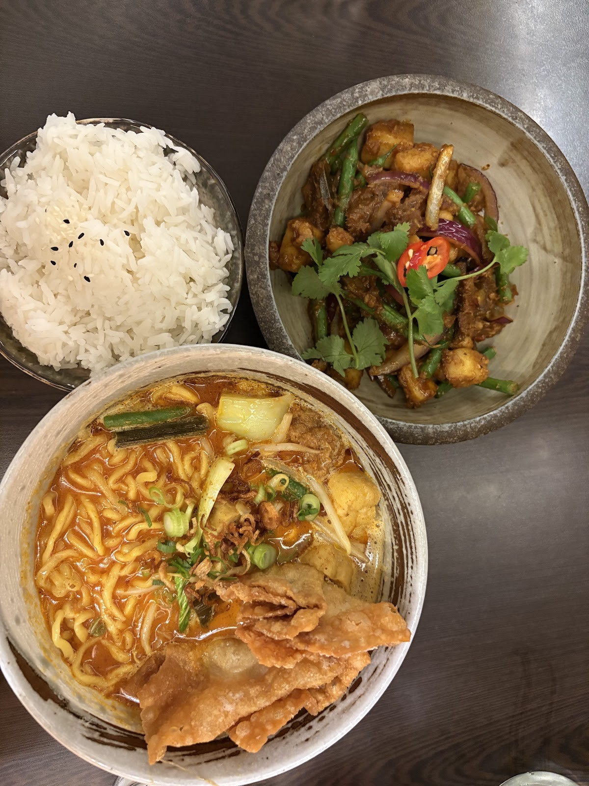 Suissi Vegan Kitchen: food & drinks