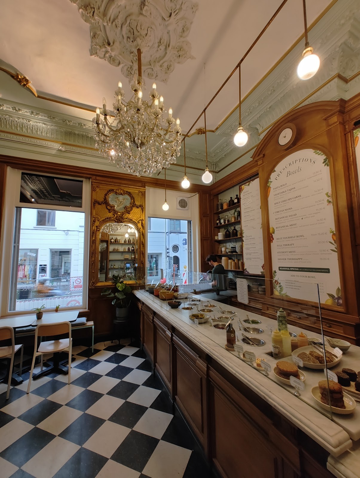 Le Botaniste: the place