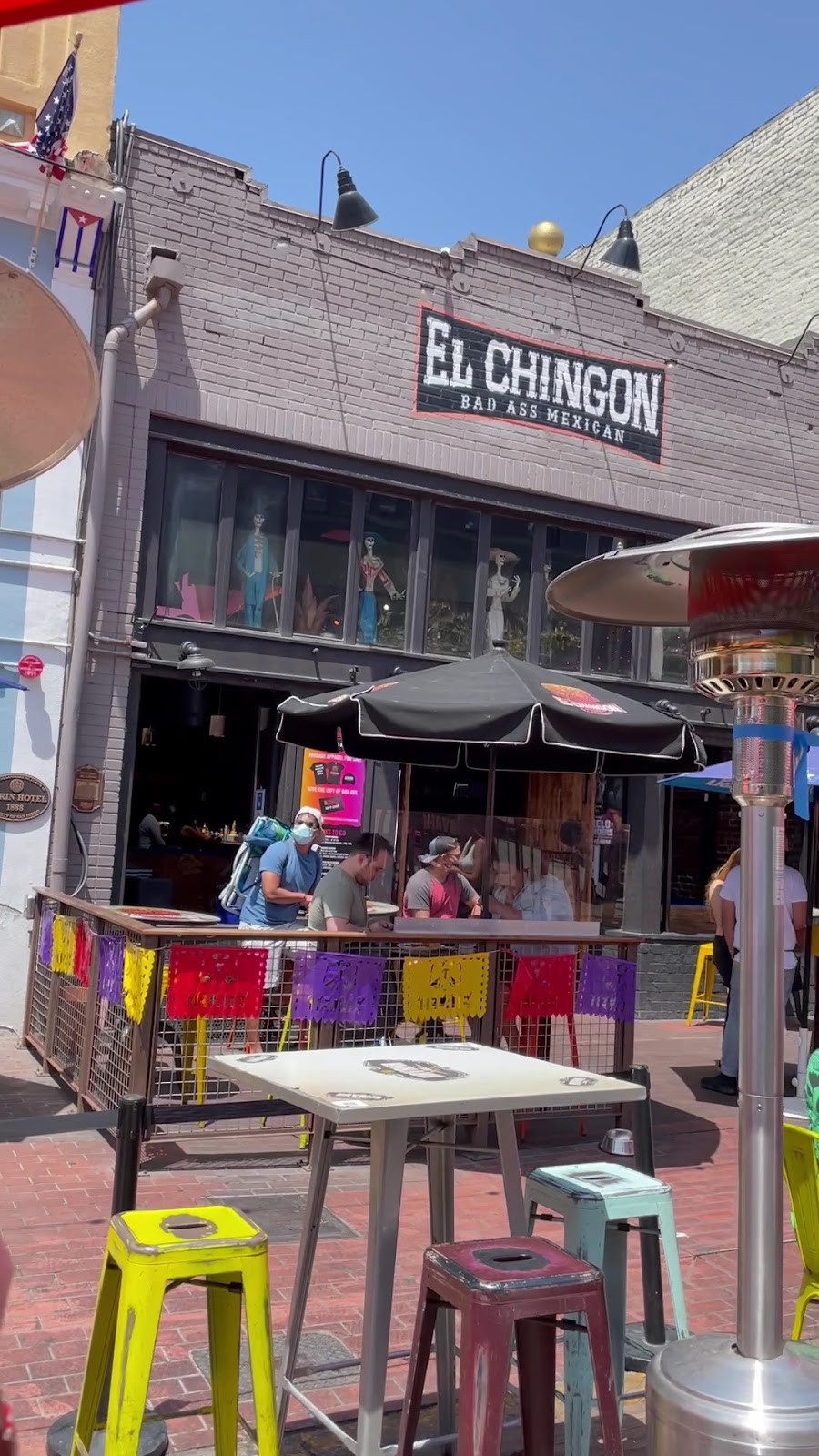 El Chingon: the place