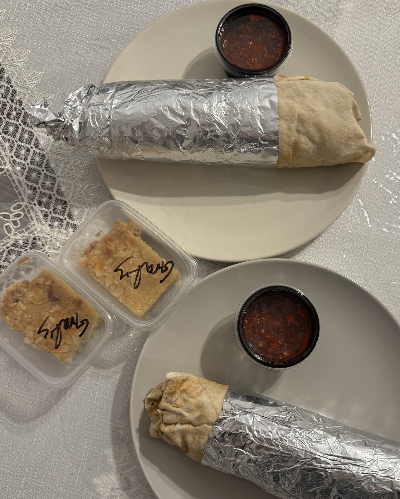 House Falafel Hummus: food & drinks