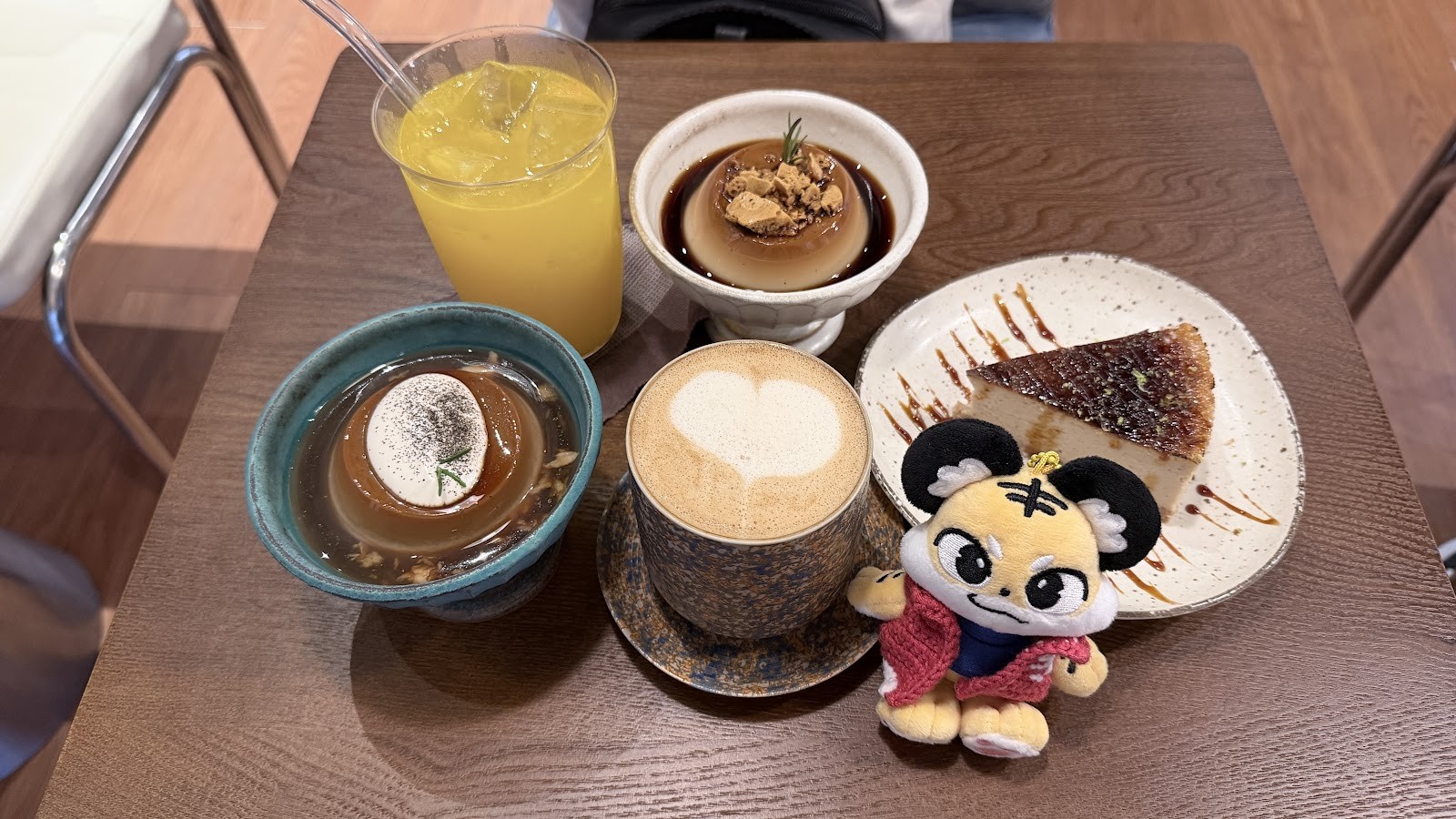 KONEKO VEGAN COFFEE 純植咖啡 (vegan 甜點，咖啡，刨冰): food & drinks