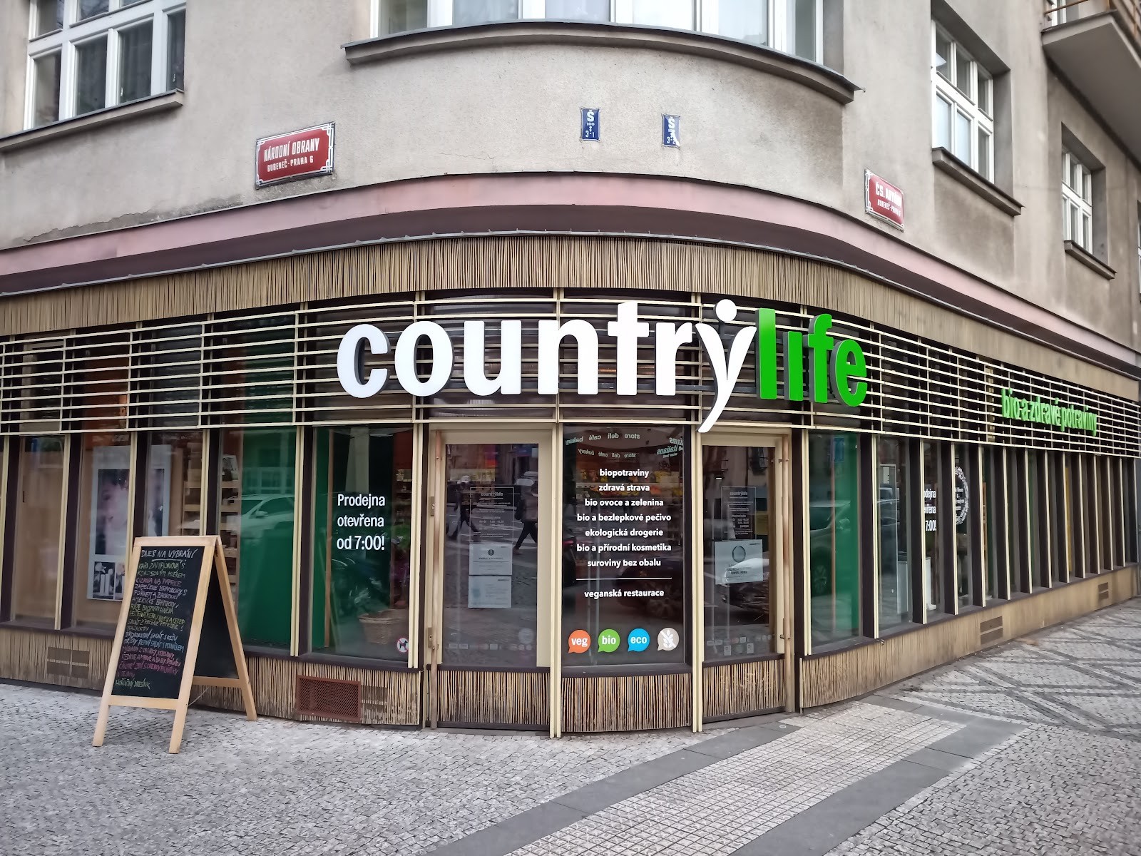 Country Life: the place
