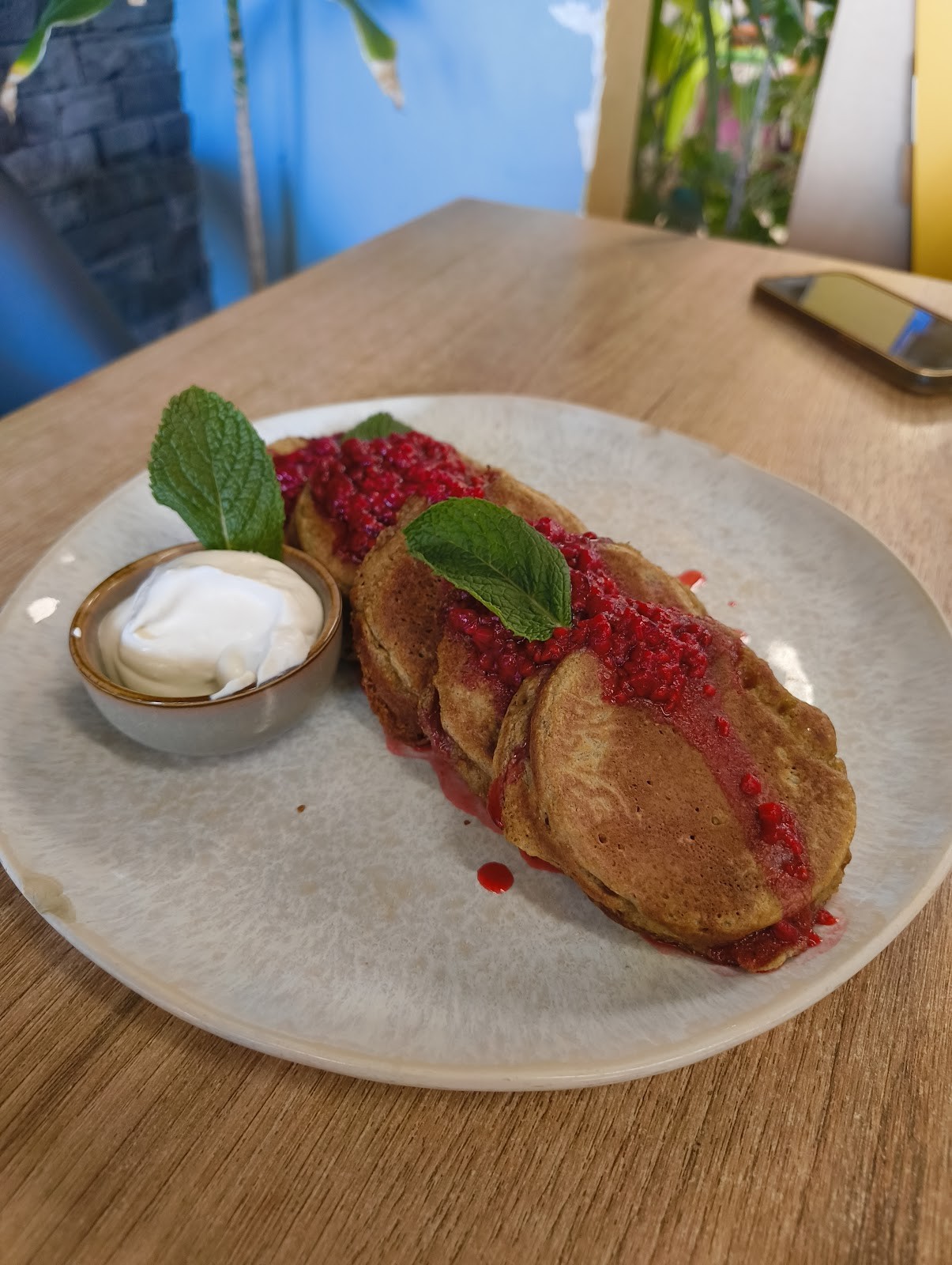 Mamafood bistro: food & drinks