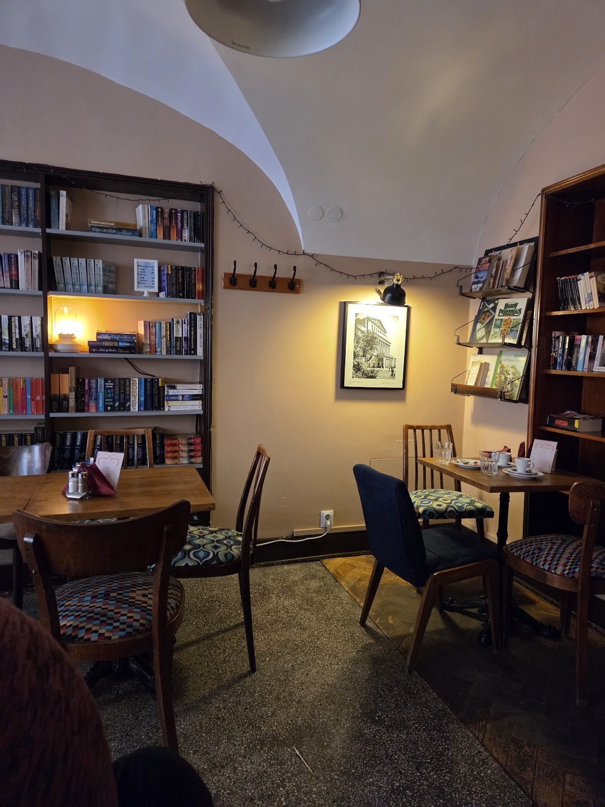Shabby Coffee • Wine • Books: the place