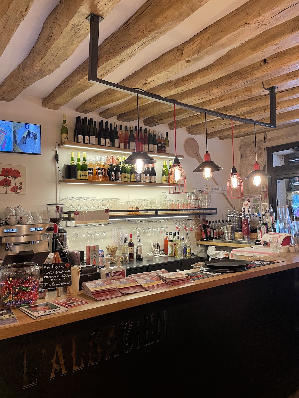 L'Alsacien République - Restaurant / Bar à Flammekueche: the place