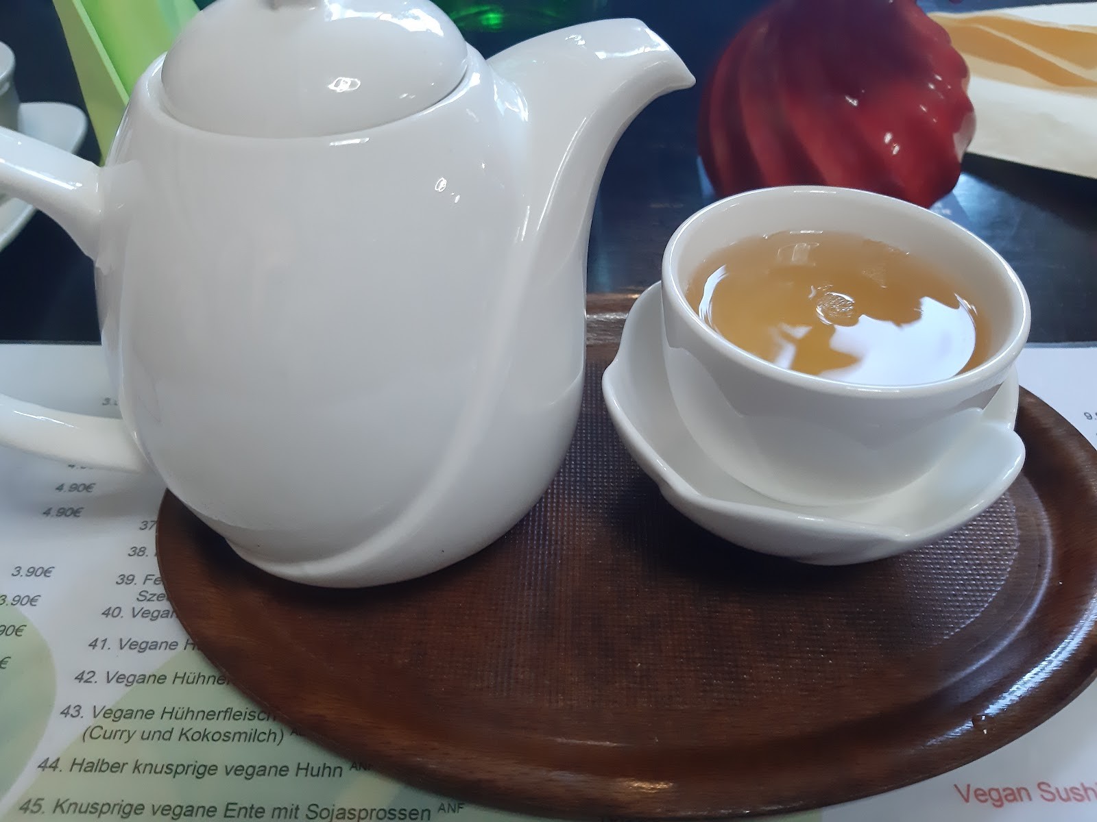 Tau Vegan Restaurant: food & drinks