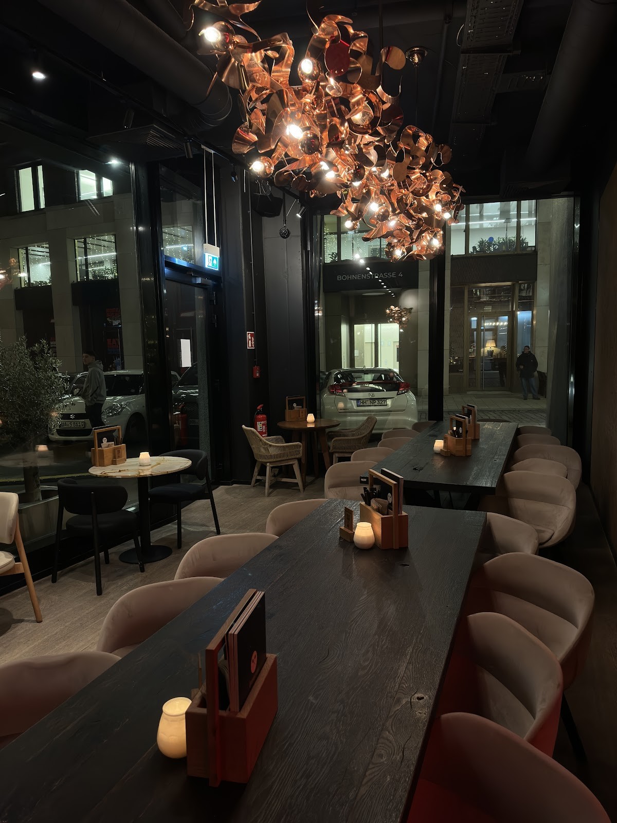 60 Seconds to napoli | Hamburg: the place