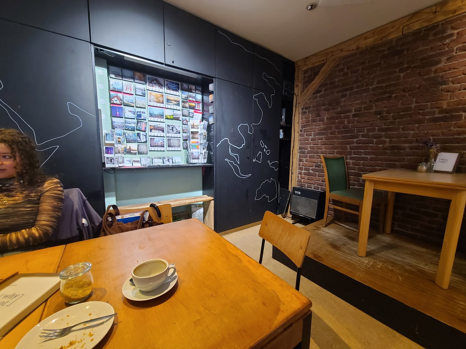 [why not] Café: the place