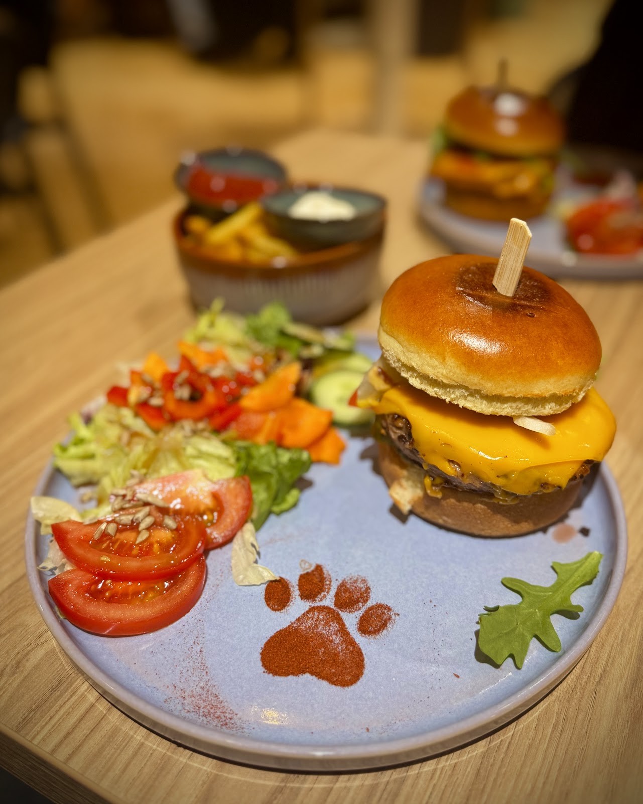 Katzentempel Hamburg Holstenwall: food & drinks