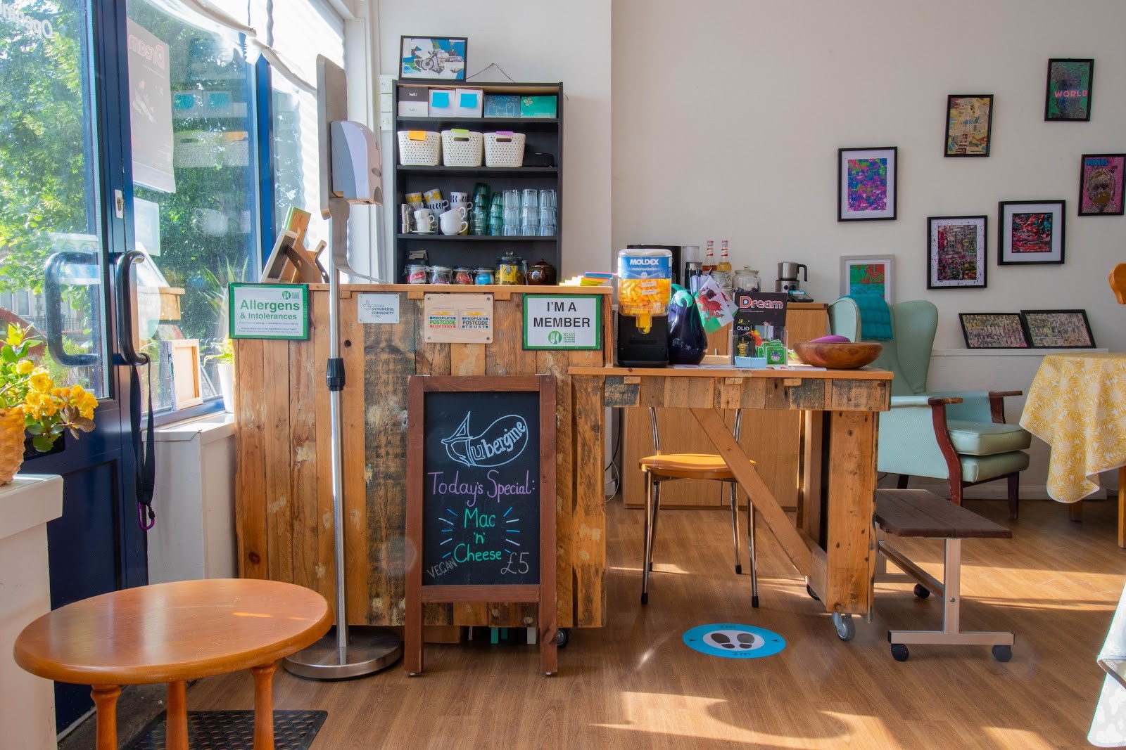 Aubergine Café: the place
