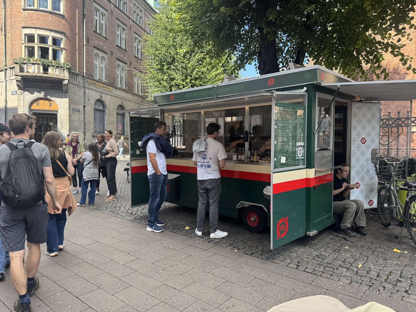 DØP - The Organic Sausage man: the place