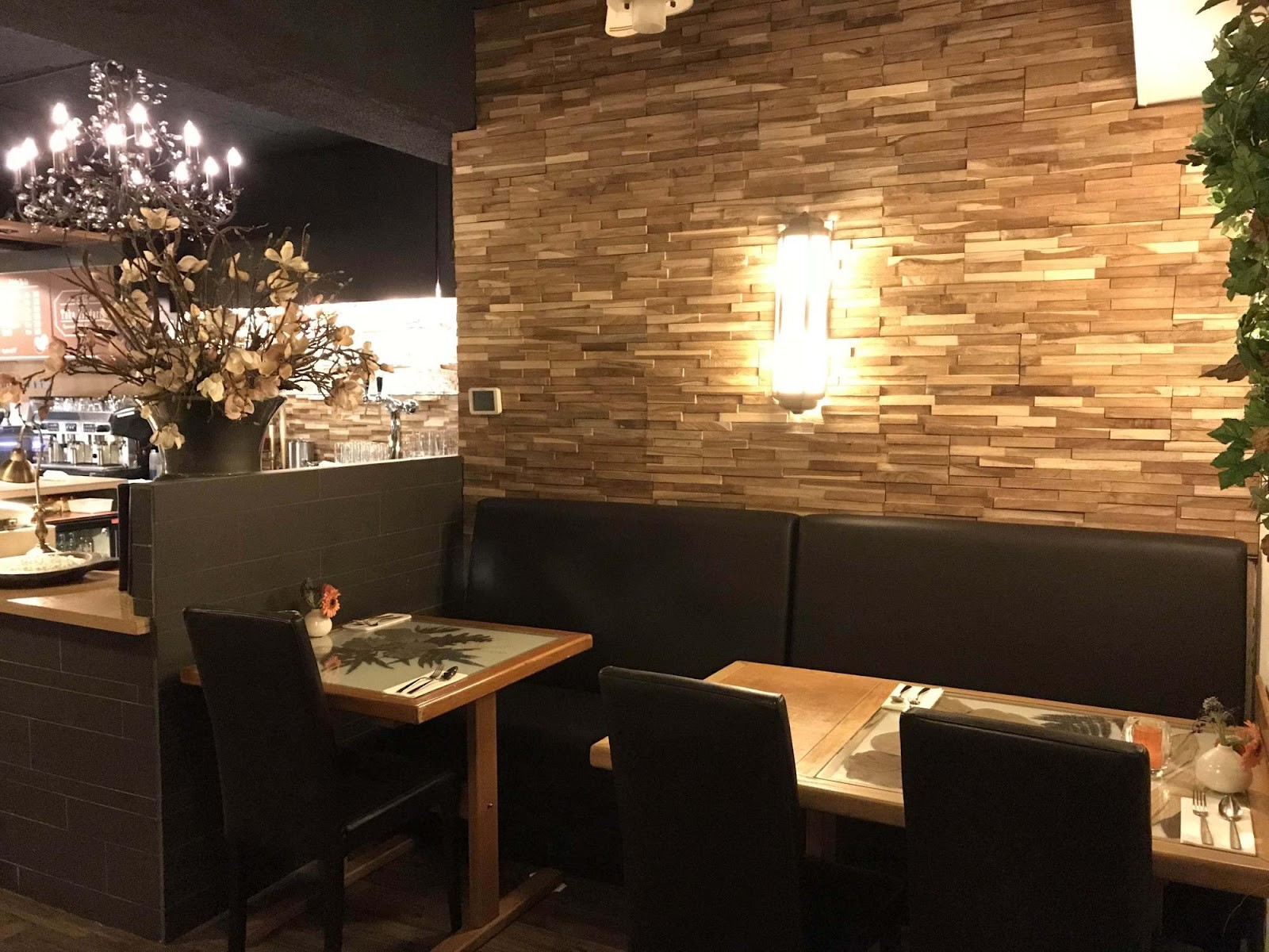 Toko Frederik Indonesisch Restaurant: the place