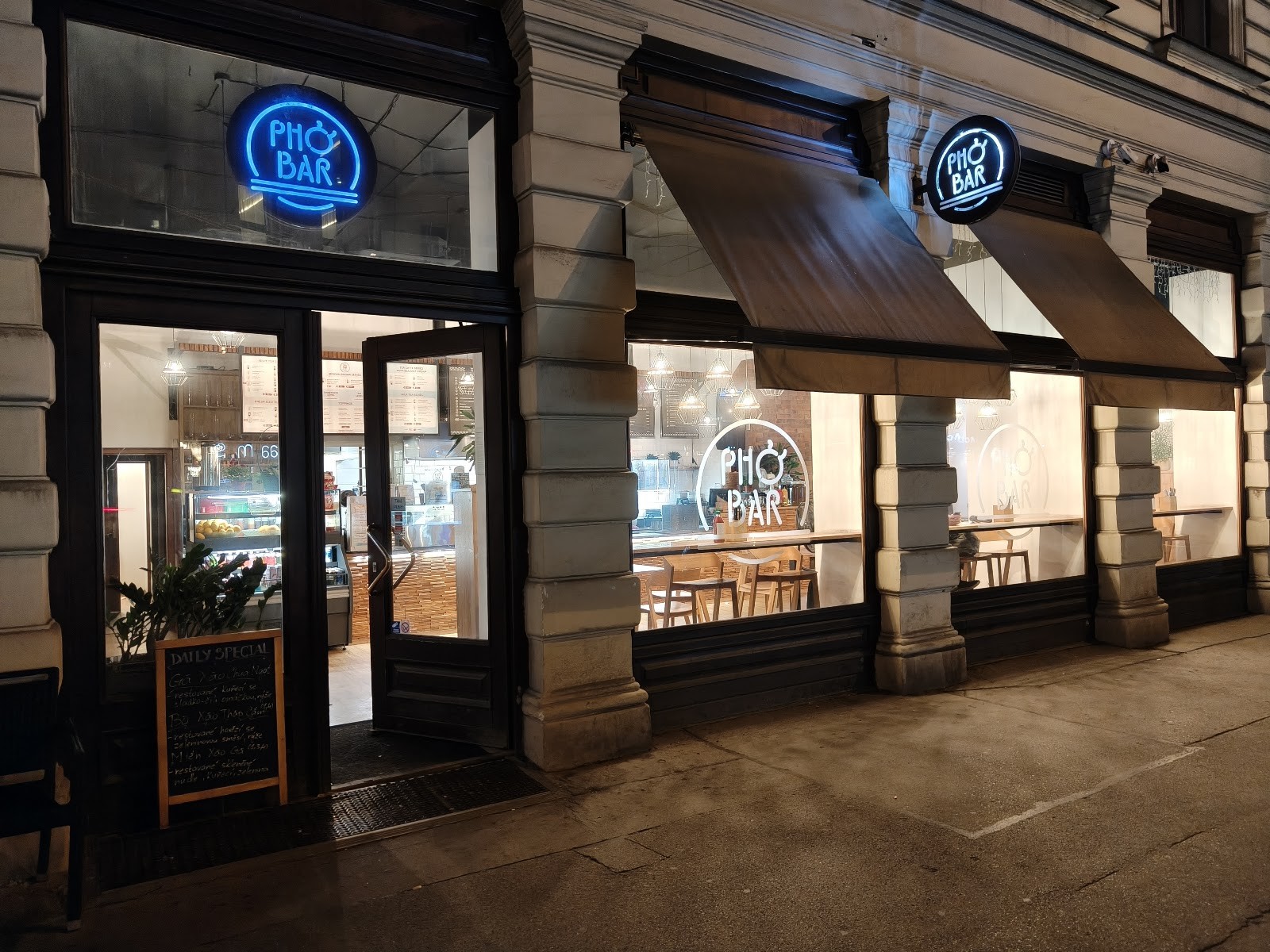 Phở Bar Na Poříčí 43: the place